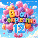 Ondeggiando dolcemente al vento, questo gruppo di palloncini festosi mostra l'iscrizione Buon Compleanno e il grande numero azzurro 12 sotto il cielo.
