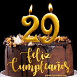 GIF de un pastel de chocolate con decoración de crema, velas doradas con el número 29 encendido, y un fondo negro elegante y cálido.