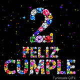 Sobre un fondo oscuro con destellos y estrellas, se observa el número 2 y el texto FELIZ CUMPLE compuestos por diamantes de varios colores.