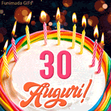 Un'animazione celebrativa di una torta di compleanno per i 30 anni, Le fiamme delle candeline tremolano e delle scintille brillano intorno, creando un'atmosfera festosa e magica.