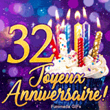 Carte animée 32 ans avec un cupcake aux bougies scintillantes et le chiffre 32 doré sur un arrière-plan féerique.