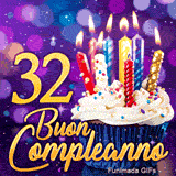 Biglietto animato 32 anni con un cupcake e candeline scintillanti accanto al numero 32 dorato su sfondo lila.
