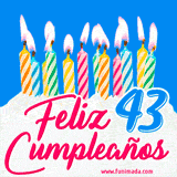 Animación de un pastel decorado con velas coloridas y encendidas, el número 43 destacado en azul y la frase 'Feliz cumpleaños' en letras estilizadas.