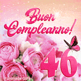 GIF 46 anni con rose in fiore, numero quarantasei e una farfalla rosa che sbatte le ali tra riflessi pirotecnici di luce.