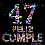 Gráfico sobre un fondo negro con estrellas luminosas que muestra el número 47 y el texto FELIZ CUMPLE diseñados con diamantes multicolores.