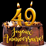 GIF animé pour un 49e anniversaire avec une élégante gâteau au chocolat, des bougies dorées formant le chiffre 49 et le texte 'Joyeux Anniversaire!' en écriture dorée.