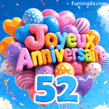 Se balançant doucement contre des nuages blancs, un bouquet de ballons colorés présente le texte Joyeux Anniversaire et le chiffre bleu 52.