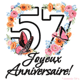Ce GIF de Joyeux 57ème Anniversaire présente le nombre vingt rempli d'un bouquet vibrant de fleurs animées, avec des papillons qui bougent doucement sur un fond blanc.