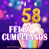 GIF animado de un cupcake decorado con confites, dos velas doradas encendidas formando el número 58, sobre un fondo púrpura brillante con destellos.