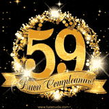 Il numero 59 è circondato da un anello dorato brillante, accompagnato da un nastro elegante con la scritta 'Buon Compleanno!' su uno sfondo scuro.