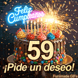 Frase de Feliz Cumpleaños brillando sobre un pastel con el número 59. Estrellitas flotantes y destellos luminosos adornan el fondo oscuro.