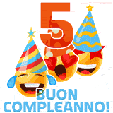 Due boccali di birra sorridenti animati, con il numero 5 e la scritta 'Buon Compleanno!' in caratteri allegri su uno sfondo bianco.