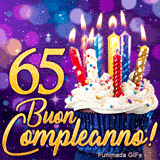 GIF festa dei 65 anni illustrante il numero 65 in oro brillante, un cupcake di compleanno e luci bokeh.