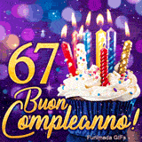 GIF di Buon Compleanno 67 anni mostrante un tortino con candele accese e il numero 67 in oro su sfondo violetto.