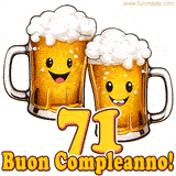 Due boccali di birra sorridenti animati, con il numero 71 e la scritta 'Buon Compleanno!' in caratteri allegri su uno sfondo bianco.