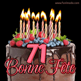 GIF animé pour un 71e anniversaire avec un somptueux gâteau au chocolat décoré de baies fraîches, des bougies allumées et le texte '71 Bonne Fête!' en rouge.