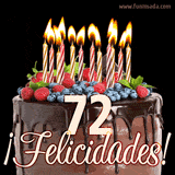 Animación de un pastel de chocolate decorado con frutas, velas encendidas y el número 72, acompañado de la palabra '¡Felicidades!' en elegante tipografía.
