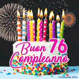 GIF 76 anni con candeline accese, torta decorata con coriandoli e uno sfondo notturno pieno di scintille luminose animate.