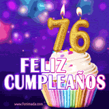 GIF animado de un cupcake decorado con confites, dos velas doradas encendidas formando el número 76, sobre un fondo púrpura brillante con destellos.