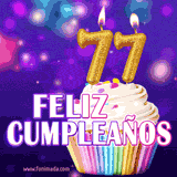 GIF animado de un cupcake decorado con confites, dos velas doradas encendidas formando el número 77, sobre un fondo púrpura brillante con destellos.