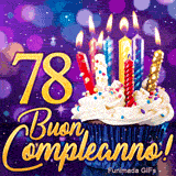 Biglietto animato 78 anni illustrante un cupcake con candele colorate illuminate e il numero 78 d'oro su sfondo viola.
