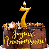 GIF animé pour un 7e anniversaire avec une élégante gâteau au chocolat, des bougies dorées formant le chiffre 7 et le texte 'Joyeux Anniversaire!' en écriture dorée.