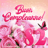 Immagine animata per i 82 anni: GIF di rose rosa, farfalla in volo e luci celebrative su sfondo sfumato rosa e arancio.