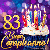 Biglietto virtuale animato 83 anni illustrante il numero 83 dorato, un cupcake di compleanno e candeline colorate.