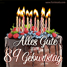 Das Geburtstags-GIF zeigt einen Schokoladenkuchen mit Beeren und Kerzen zur Feier eines 89. Geburtstags.