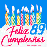 Animación de un pastel decorado con velas coloridas y encendidas, el número 89 destacado en azul y la frase 'Feliz cumpleaños' en letras estilizadas.