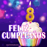 GIF animado de un cupcake decorado con confites, dos velas doradas encendidas formando el número 8, sobre un fondo púrpura brillante con destellos.