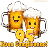 Due boccali di birra sorridenti animati, con il numero 95 e la scritta 'Buon Compleanno!' in caratteri allegri su uno sfondo bianco.