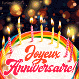 Ce GIF animé montre un délicieux gâteau d'anniversaire avec des bougies colorées allumées, La phrase 'Joyeux Anniversaire !' en orange et rouge est au premier plan.