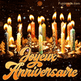 Plusieurs bougies de toutes les couleurs brillent avec des flammes chaleureuses devant un fond sombre avec de petites etoiles et le texte Joyeux Anniversaire.