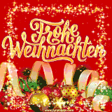 Ein prächtig verzierter Weihnachtsbaum mit Kugeln, goldenen Sternen und funkelnden Lichtreflexen.