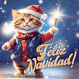 Cuatro pingüinos con gorros de Santa posan felices junto a un gran árbol decorado y regalos, con la frase 'Feliz Navidad!'.