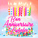 A white birthday cake covered in colorful sprinkles, topped with bright candles, and French text 'Bon Anniversaire Lynnlee' on a pastel gradient background in an animated GIF.