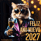 Un gato elegante con gafas de sol y una chaqueta brillante brinda con una copa de champán. El texto 'Feliz Año Nuevo 2027' completa esta escena festiva y glamurosa.