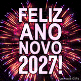 Texto vertical Feliz Ano Novo 2027 escrito em fontes brancas garrafais e ousadas, sobreposto a uma explosão central de fogos de artifício em tons de roxo, rosa e magenta.