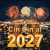 Due calici di spumante brindano in primo piano. Dietro di loro si vedono le luci sfocate di una città di notte e fuochi d'artificio. Il testo dorato dice Cin Cin al 2027.